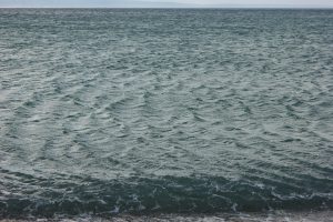 Das Meer der Wonne. Wunderbar, in seine Wellen einzutauchen. 