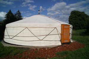 Zu Weinachten sehen unsere Jurten zumeist genau so aus wie auf diesem Bild.