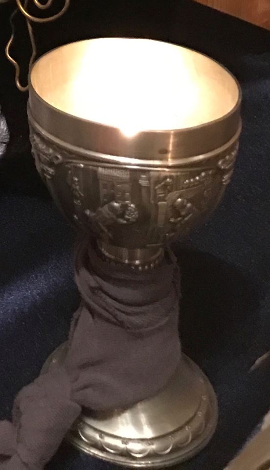 Kelch-der-schwarzen-mutter-schamanischer-Gegenstand