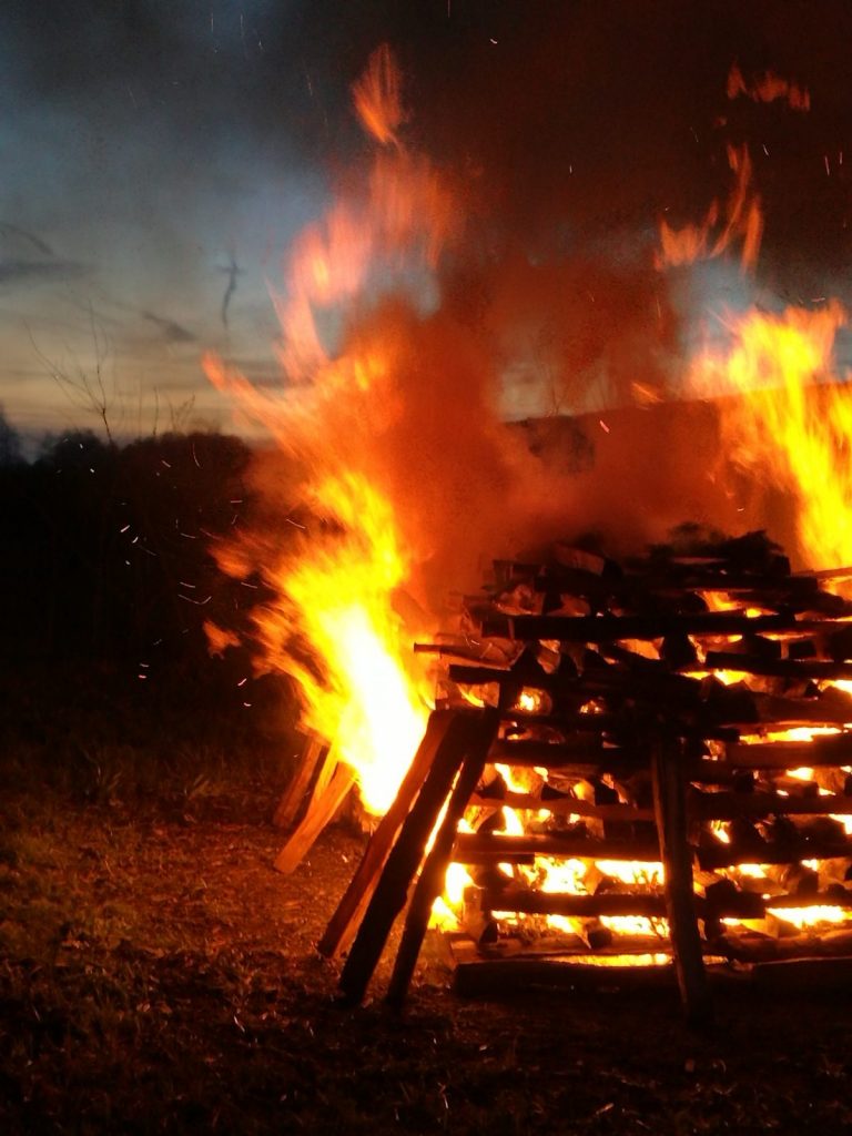 IMG_20180414_201831-feuer