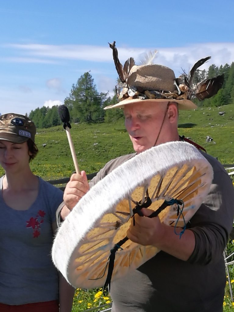 Die Trommel der Berggeister in Aktion.
