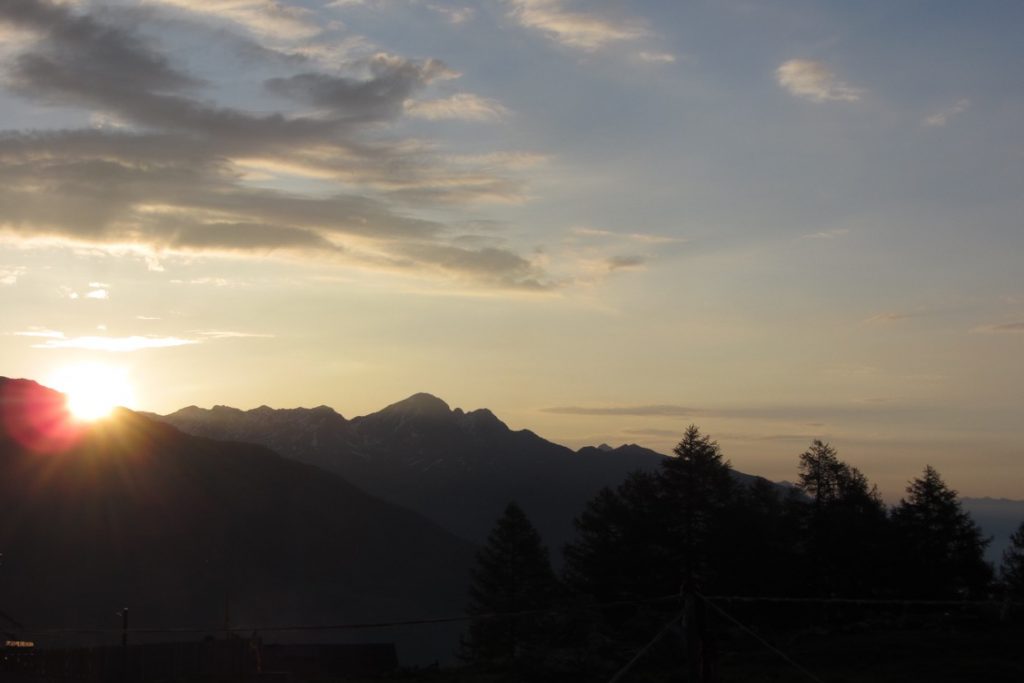 Echtzeit-Almsonneaufgang