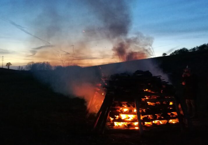 IMG_20180414_201643-brennender-feuerstoß