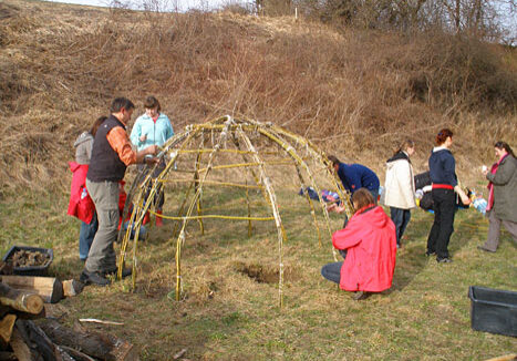Schwitzhütte im Aufbau